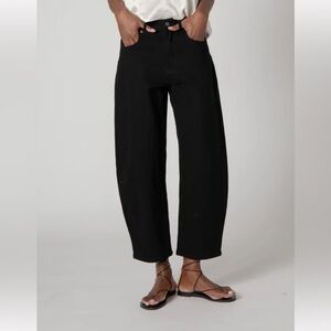 Ruti The Classic Barrel Leg Jeans - perfect condition!